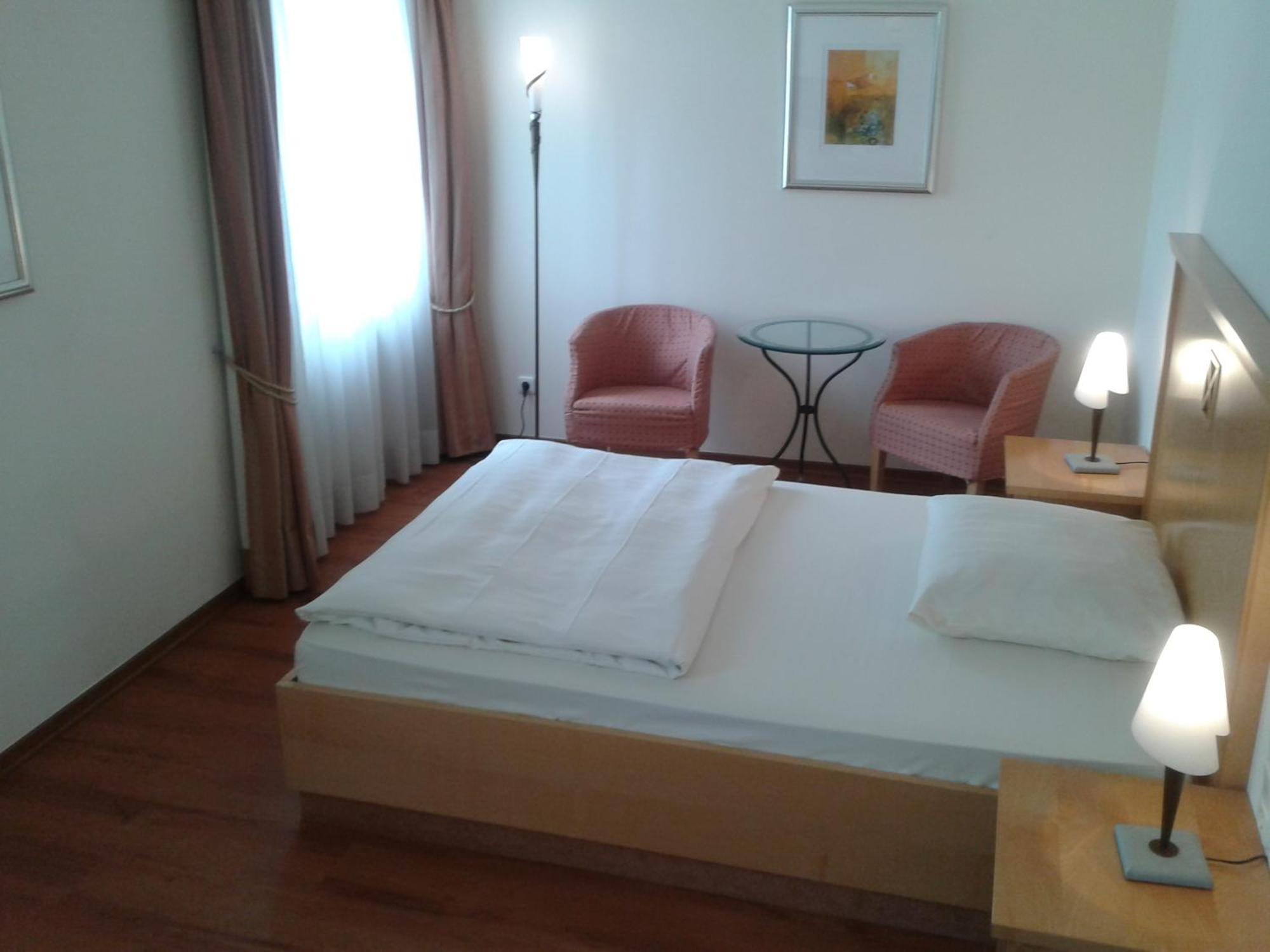 Hotel Barbarossa Düsseldorf Esterno foto
