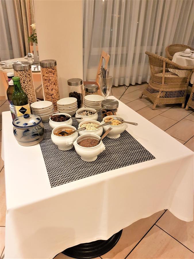 Hotel Barbarossa Düsseldorf Esterno foto